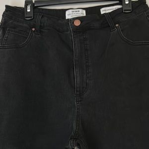 NWOT Cropped Skinny Jeans